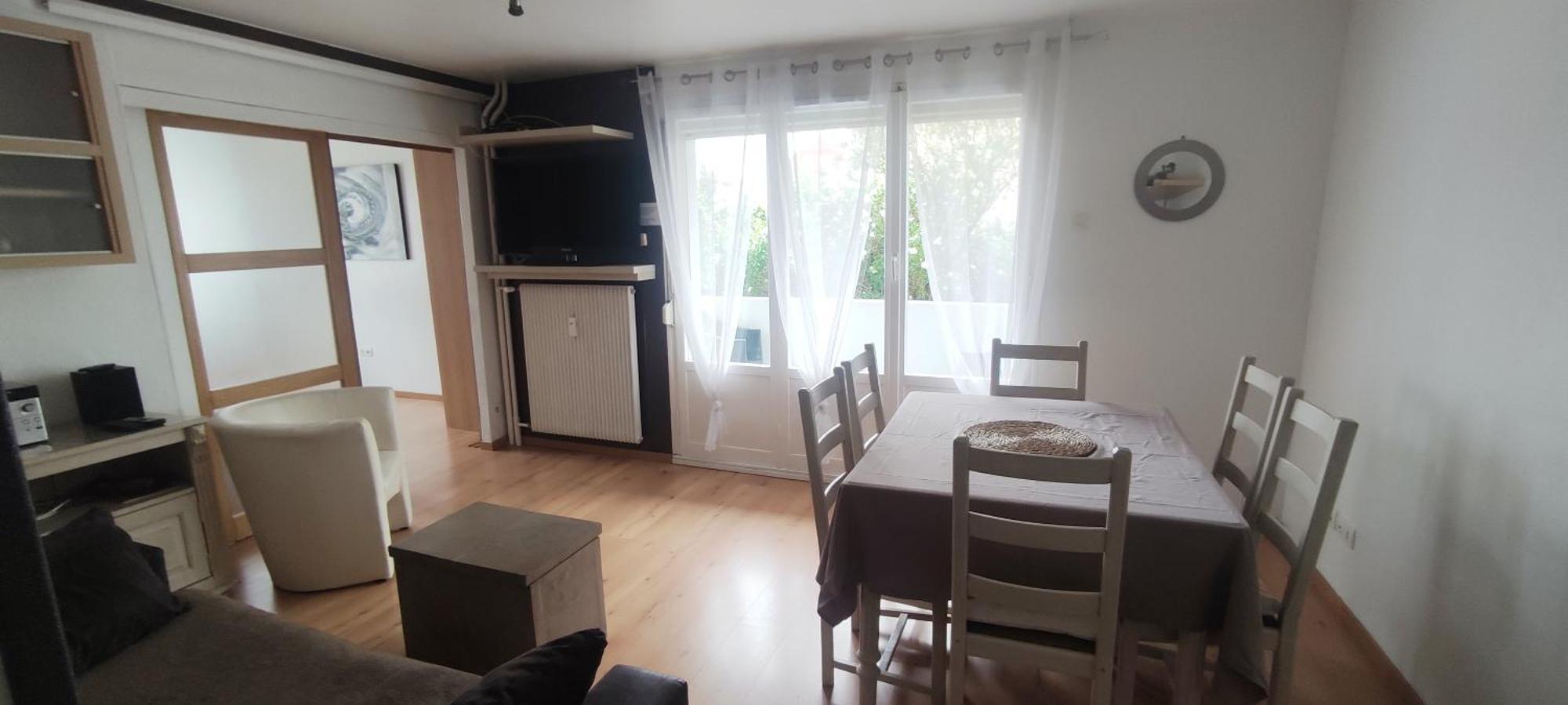 Pretty 4-room In A Quiet Area 3 Bedrooms * Straßburg