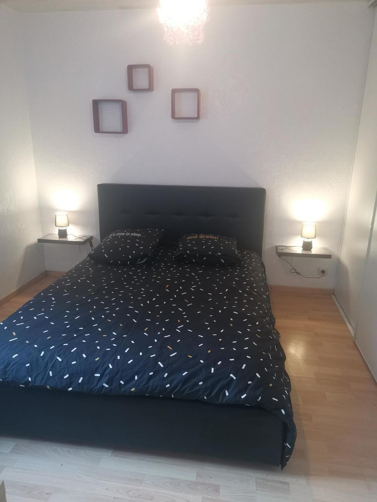 Apartment Pretty 4-room In A Quiet Area 3 Bedrooms Straßburg