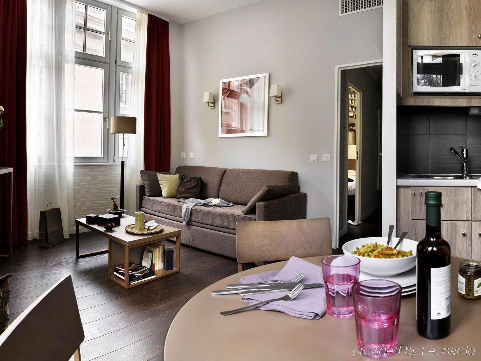 Adagio Place Kleber Aparthotel 4*