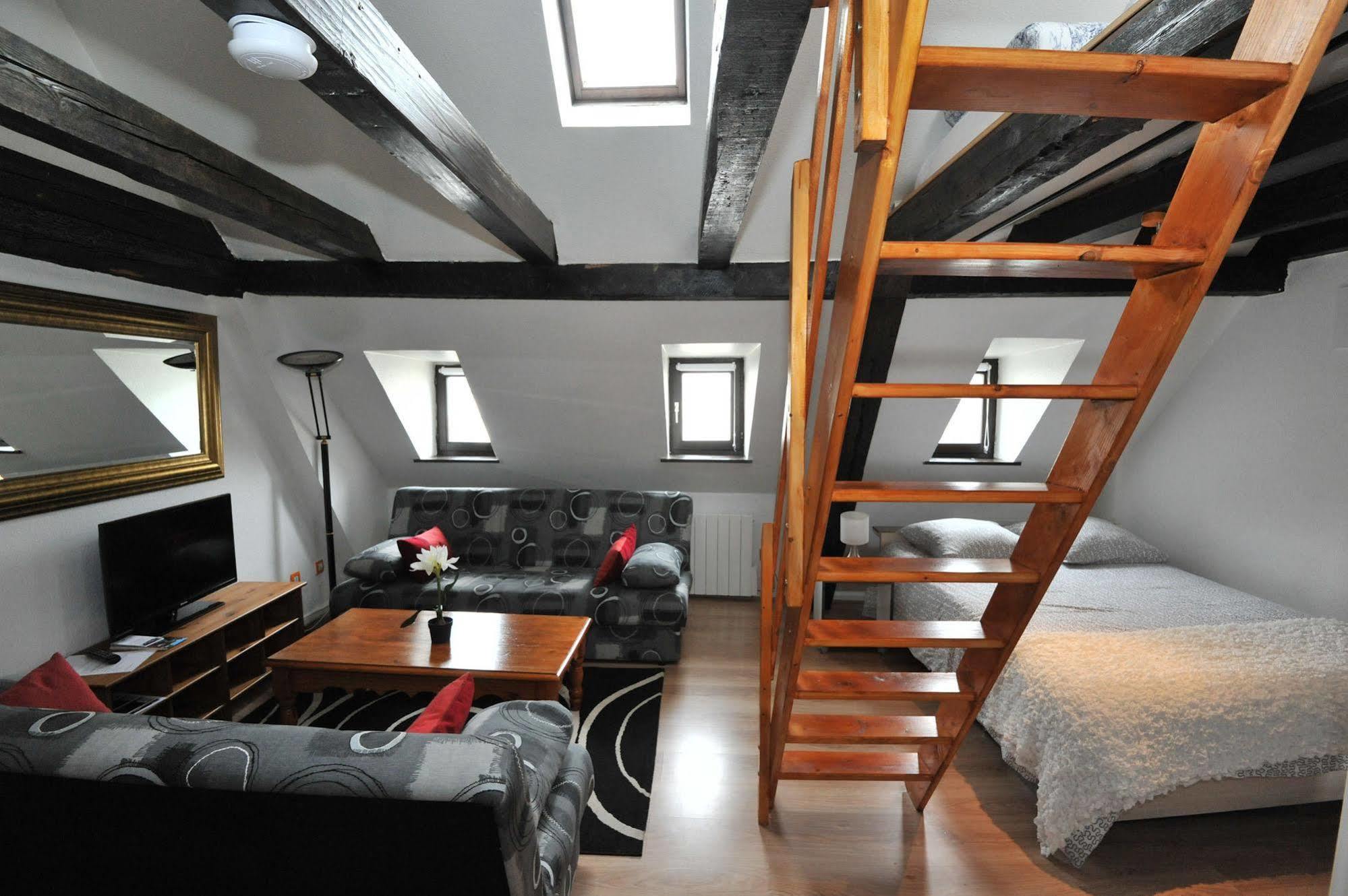 Paola, Pamela, Patricia Et Pascale Appartement