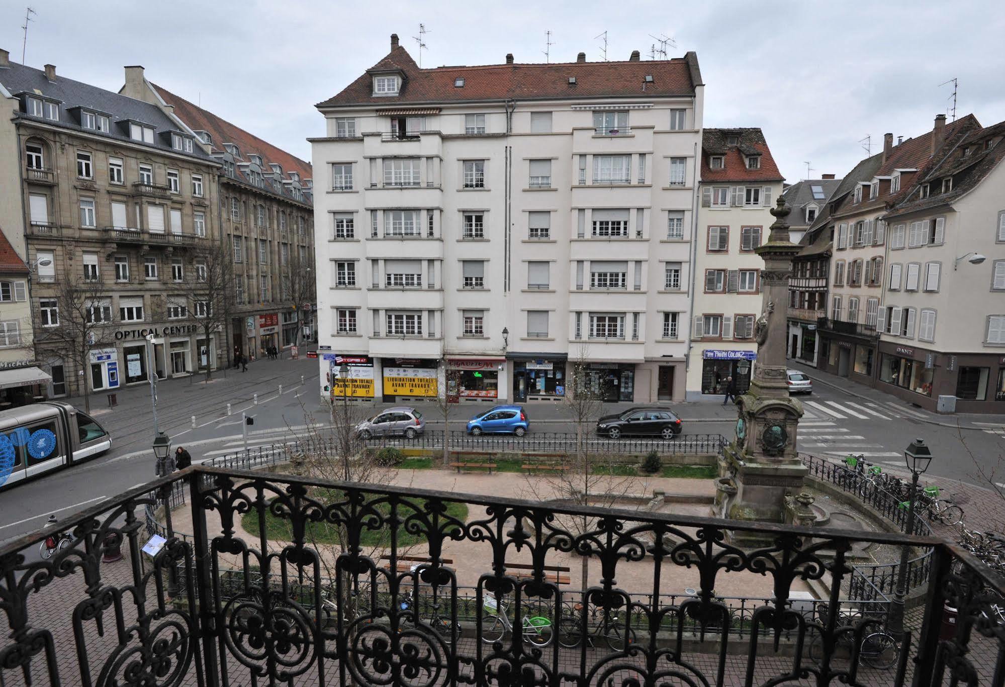 Paola, Pamela, Patricia Et Pascale * Strasbourg