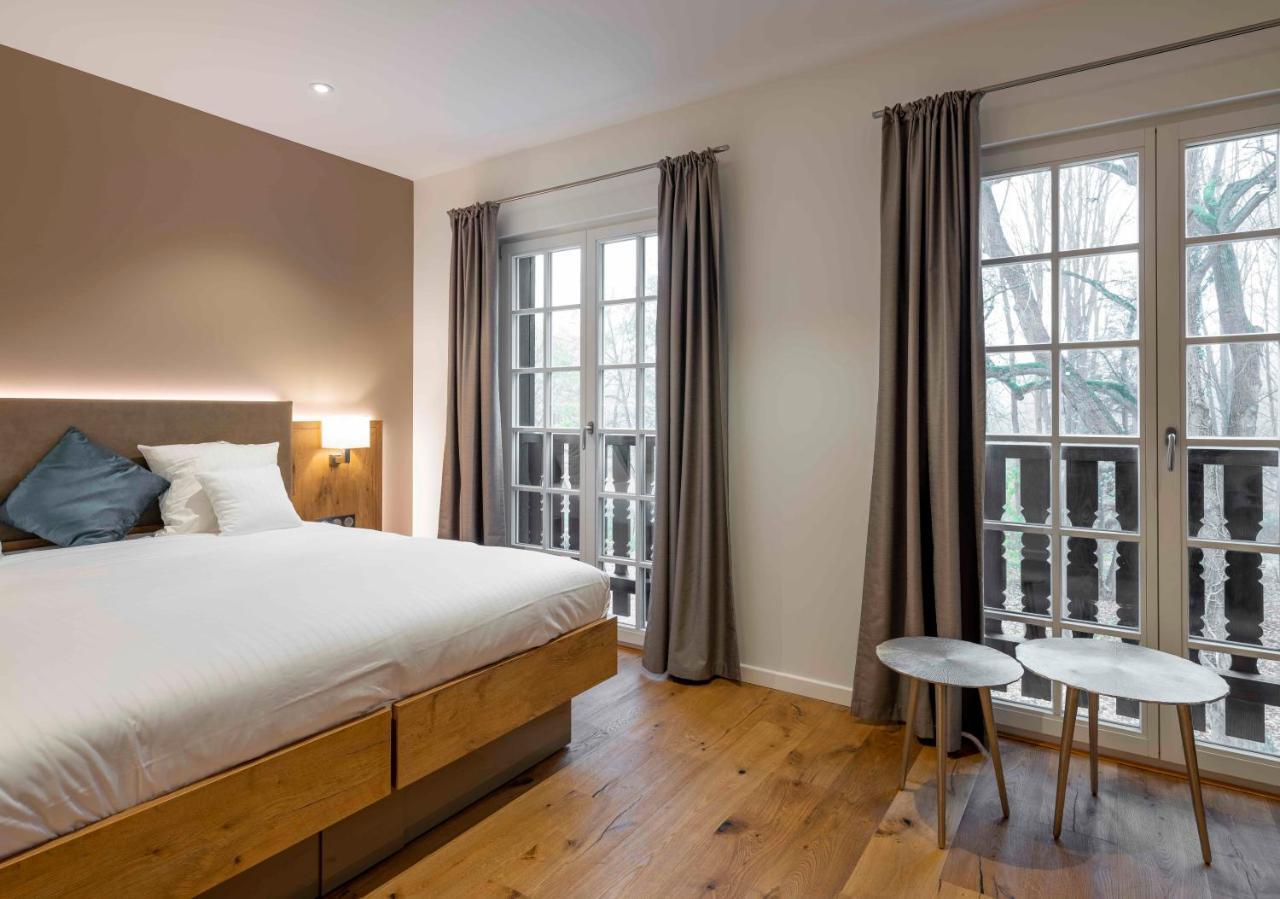 Hotel Chateau De Pourtales 3*