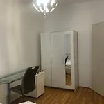 Toproom