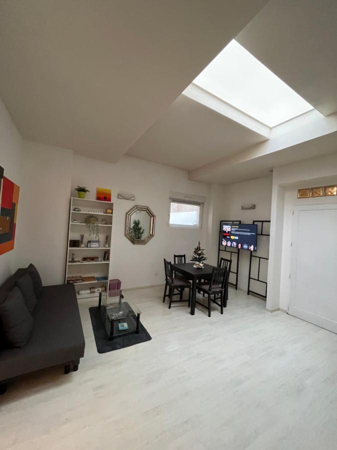 Apartment Superbe 2p Proche Centre Avec Nouvelle Literie Et Parking Gratuit Dans La Rue