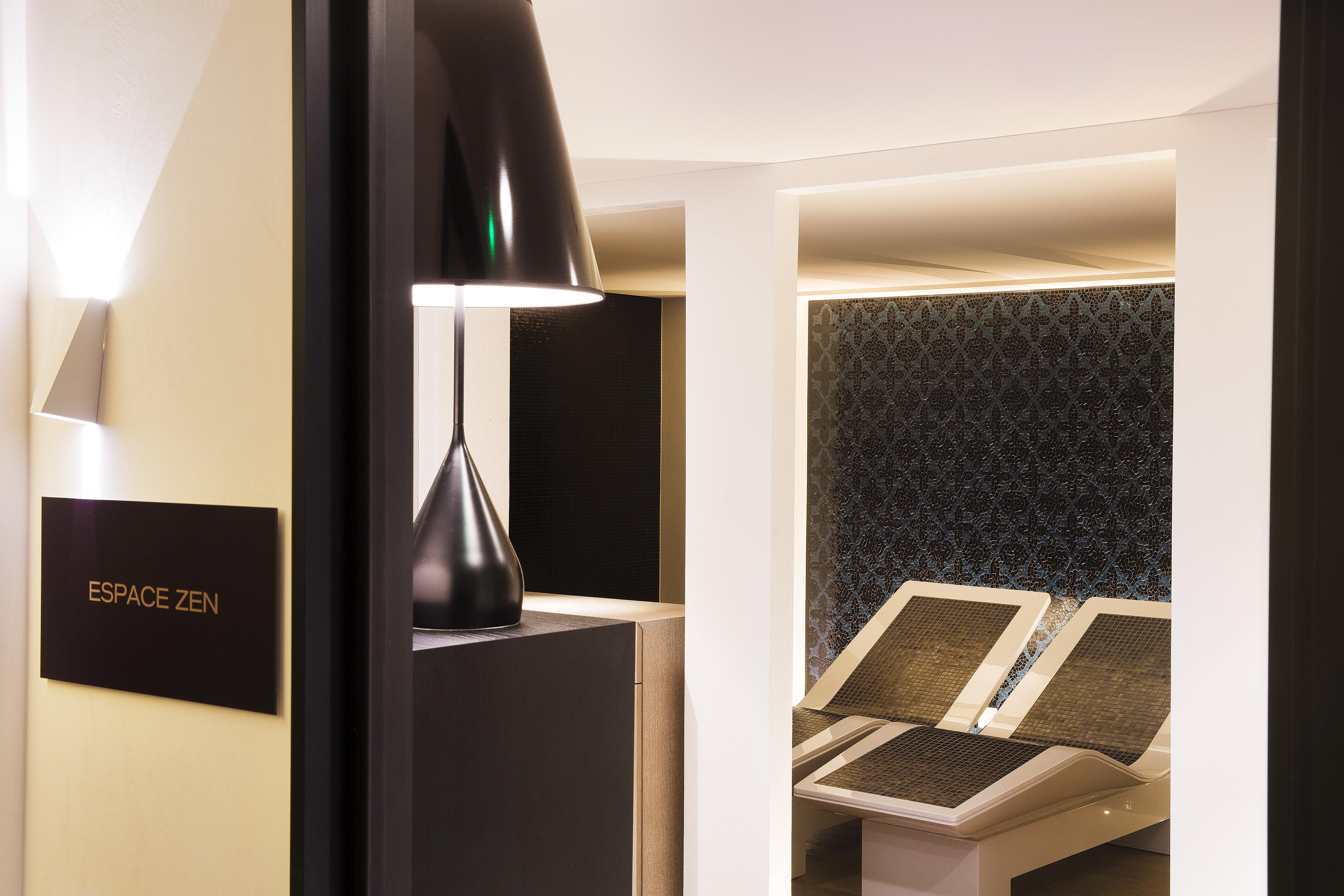 Hotel D -