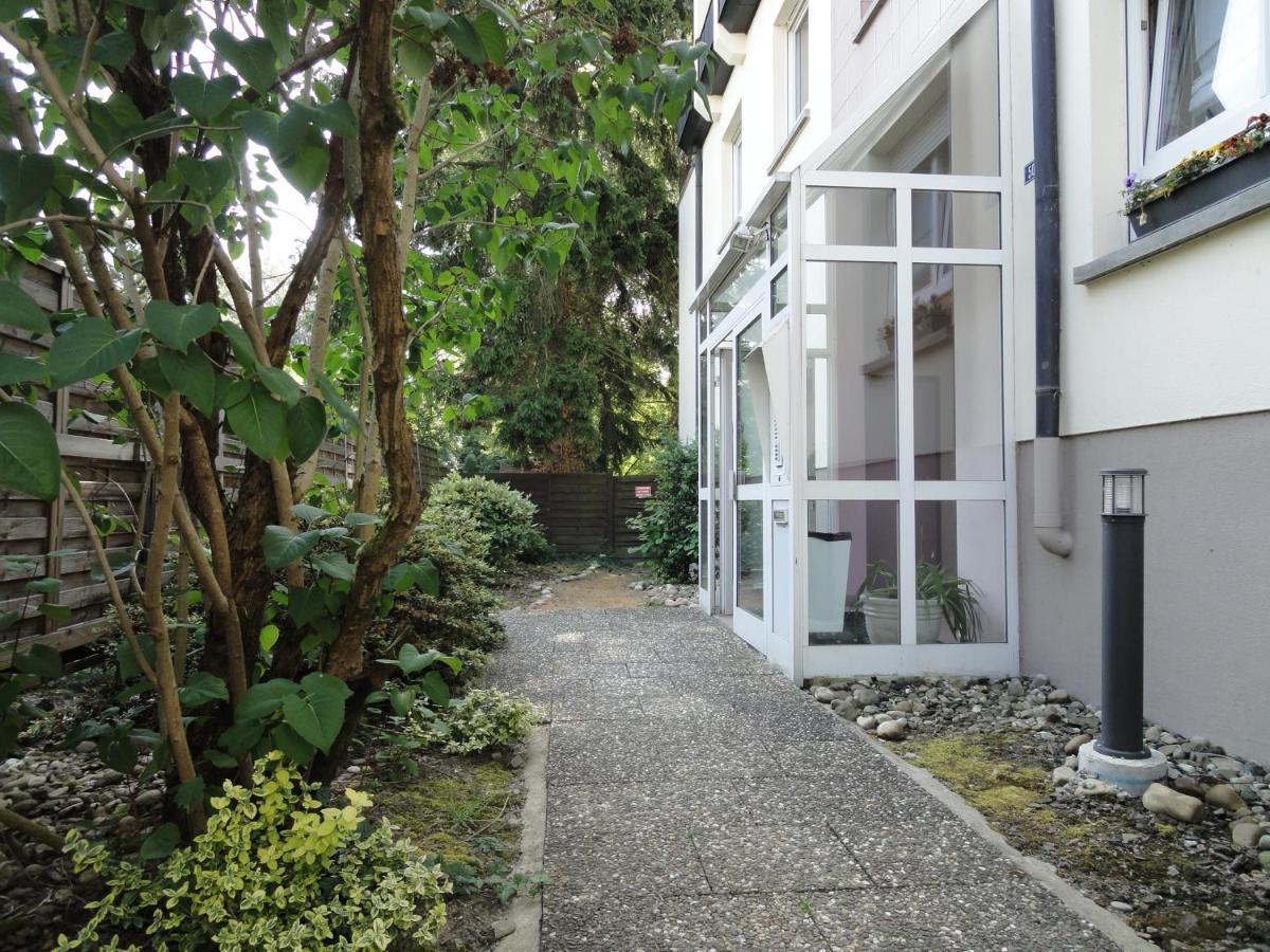 Park Line Garden Apartment *