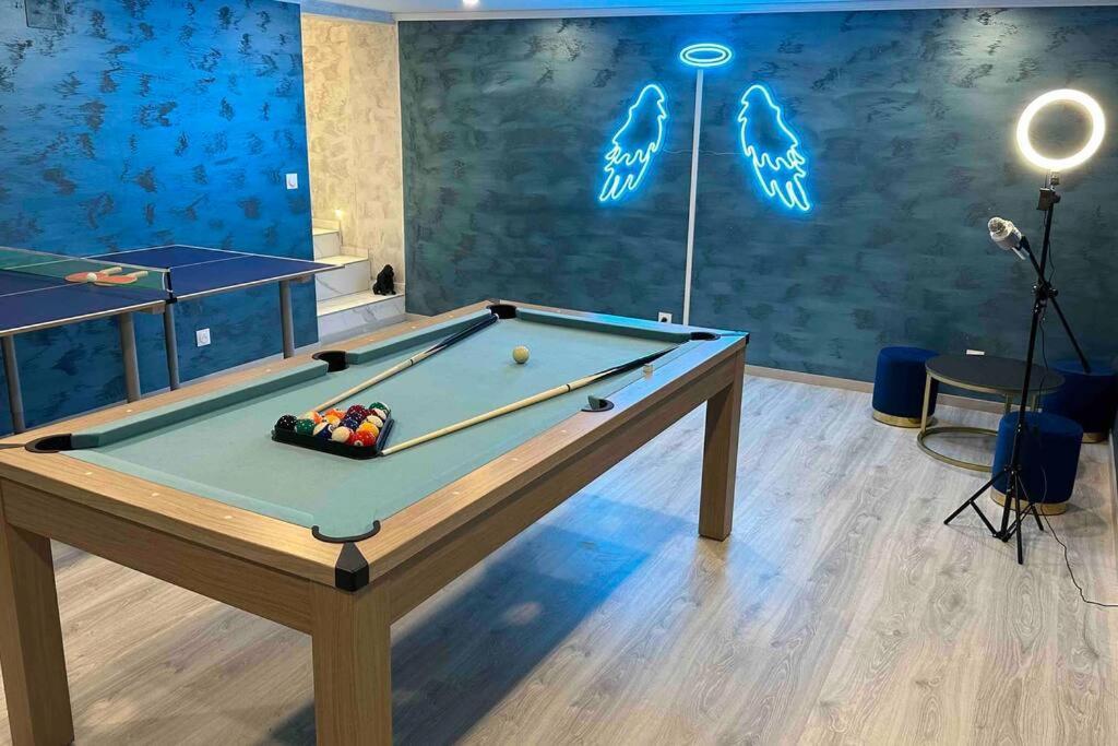Spacieuse Sauna Billiard Netflix Straßburg