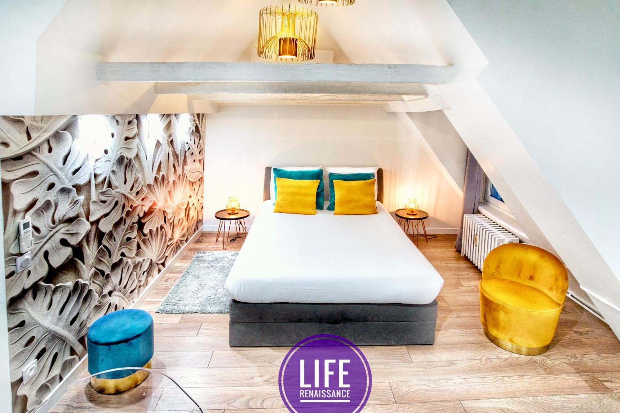 Life Renaissance - New Concept - Place Kleber * Straßburg