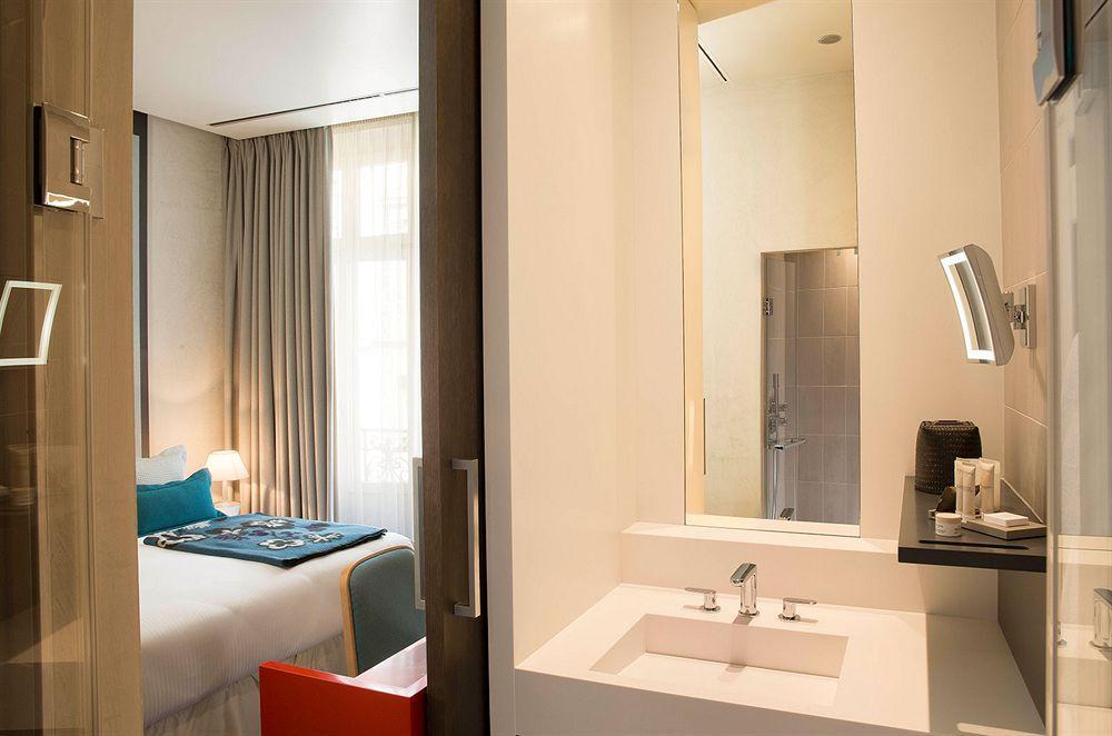 Hotel D -