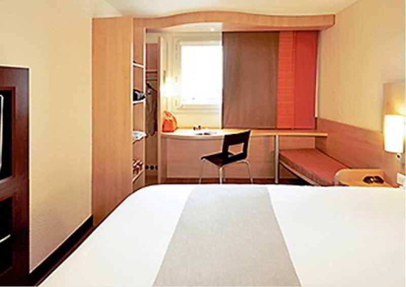 Ibis Centre Les Halles 3*